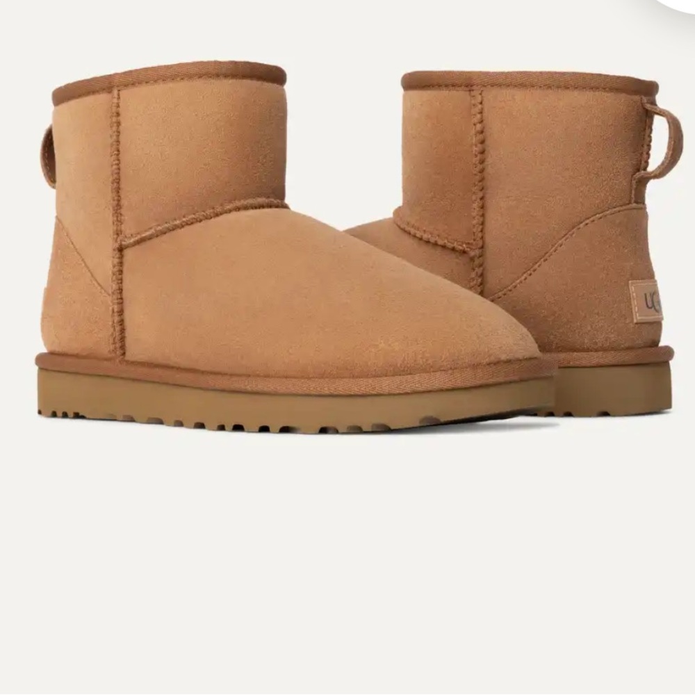 NEW IN BOX UGG CLASSIC MINI II STITCH WATER RESISTANT ANKLE BOOTIE CHESTNUT, 8